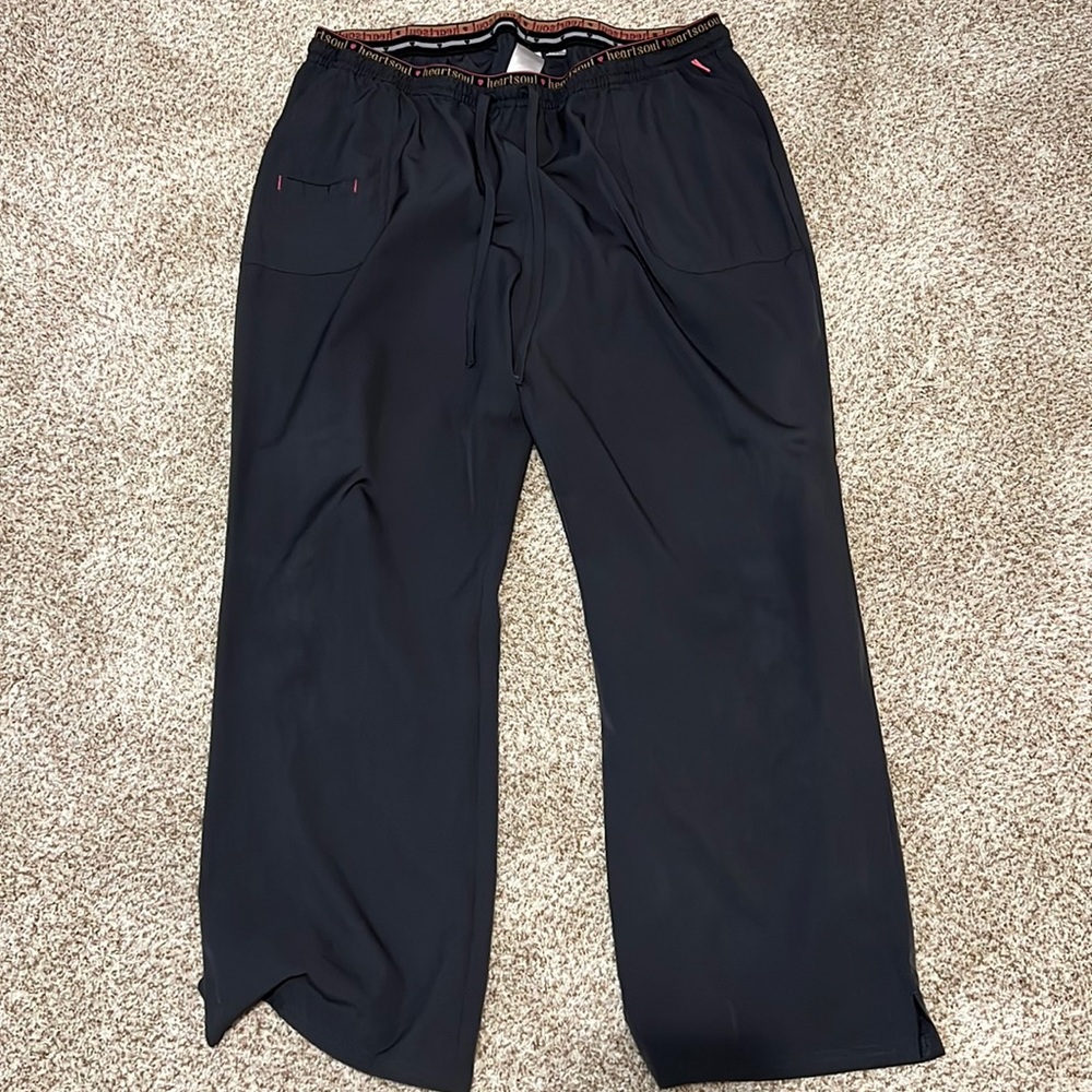 Heart and soul 2xl petite scrub pants in great condition.